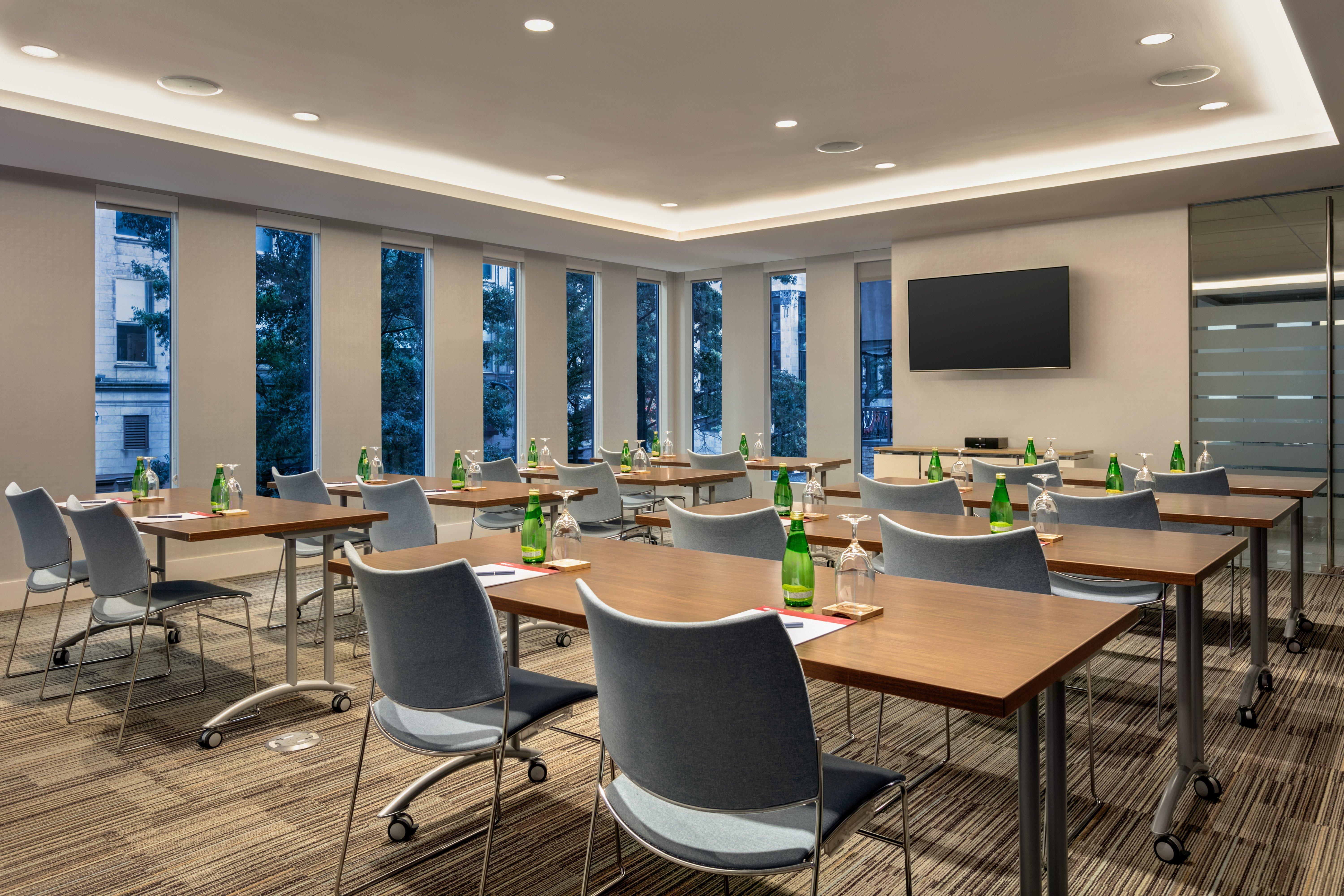 Indigo Downtown By Ihg Hotel 4*